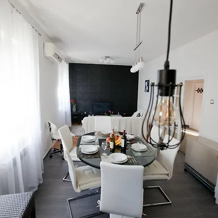 Erceg * 特罗吉尔